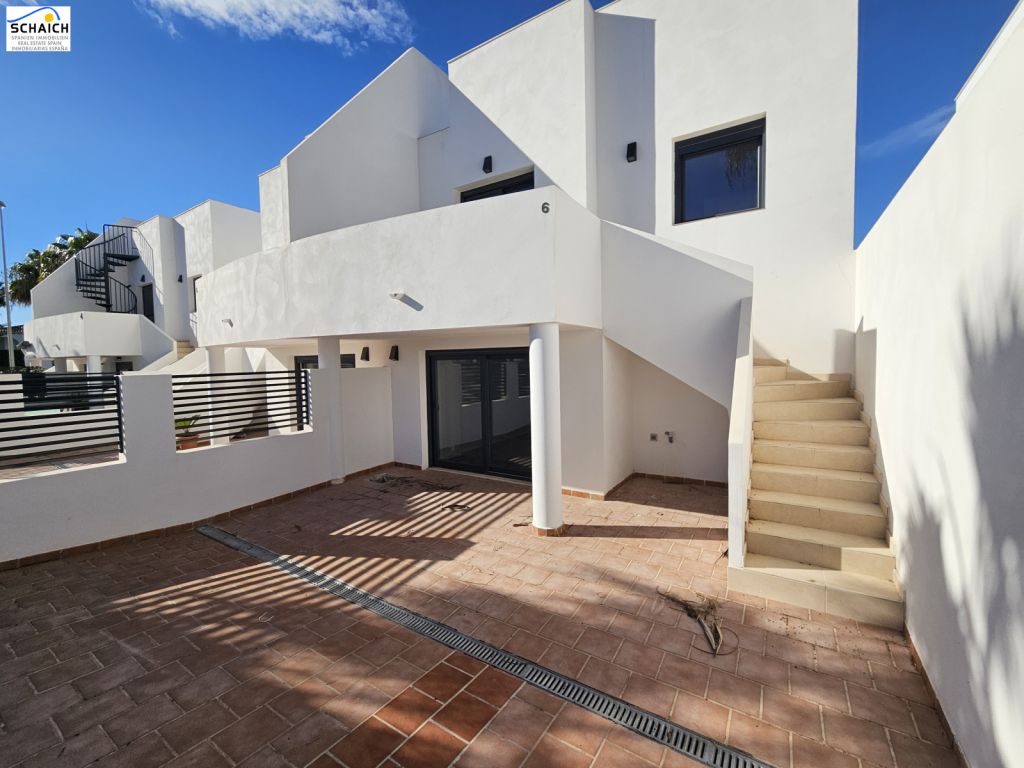 Townhouse located in Oliva Nova, an ideal option both as a permanent residence and as an investment property
