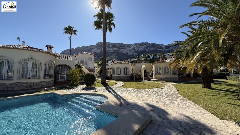 Vivienda adosada de aproximadamente 78 m² ubicada en una zona residencial agradable de Dénia, bien conectada con el centro y los servicios principales