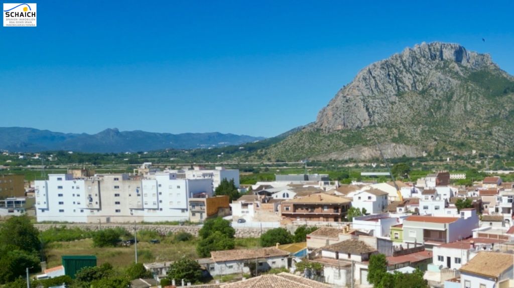 Spacious ground-floor apartment located in a quiet area of El Verger