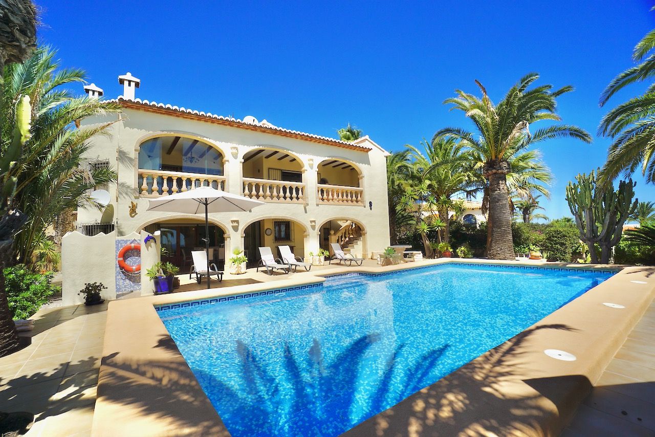 Villa for Sale in Cumbre del Sol Adelfas