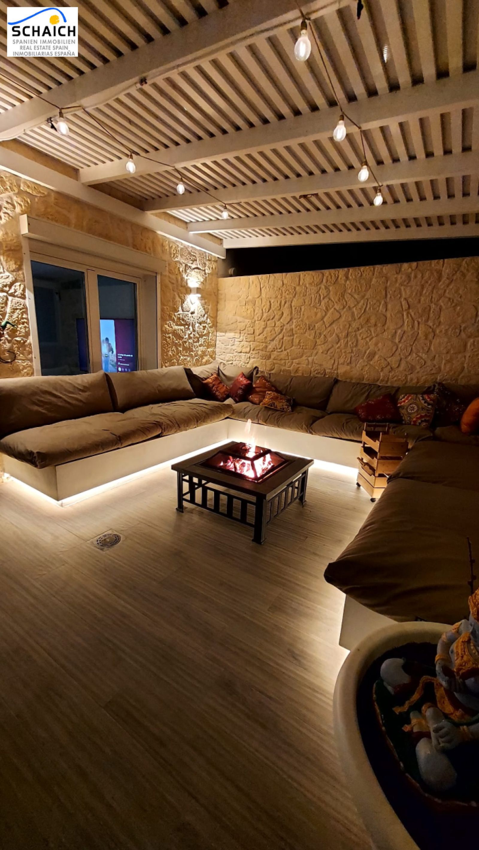 Ático Dúplex Reformado con Terraza de 50 m², Vistas al Mar y al Castillo – Centro de Dénia

Se vende exclusivo ático dúplex en el corazón de Dénia, 