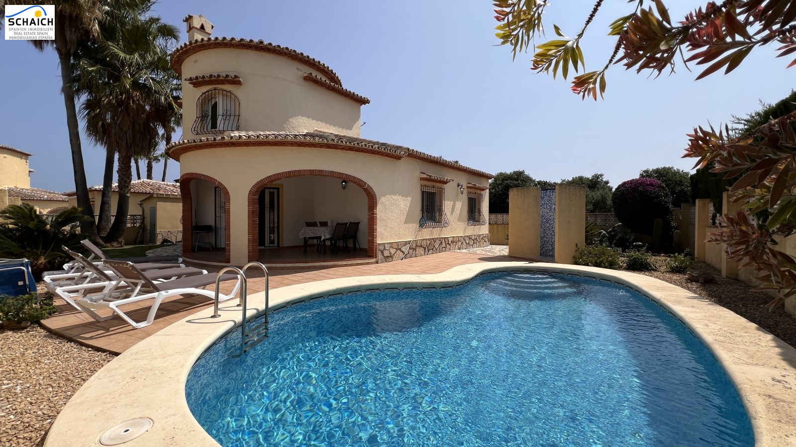 Lovingly furnished villa with all the comforts you need for everyday living