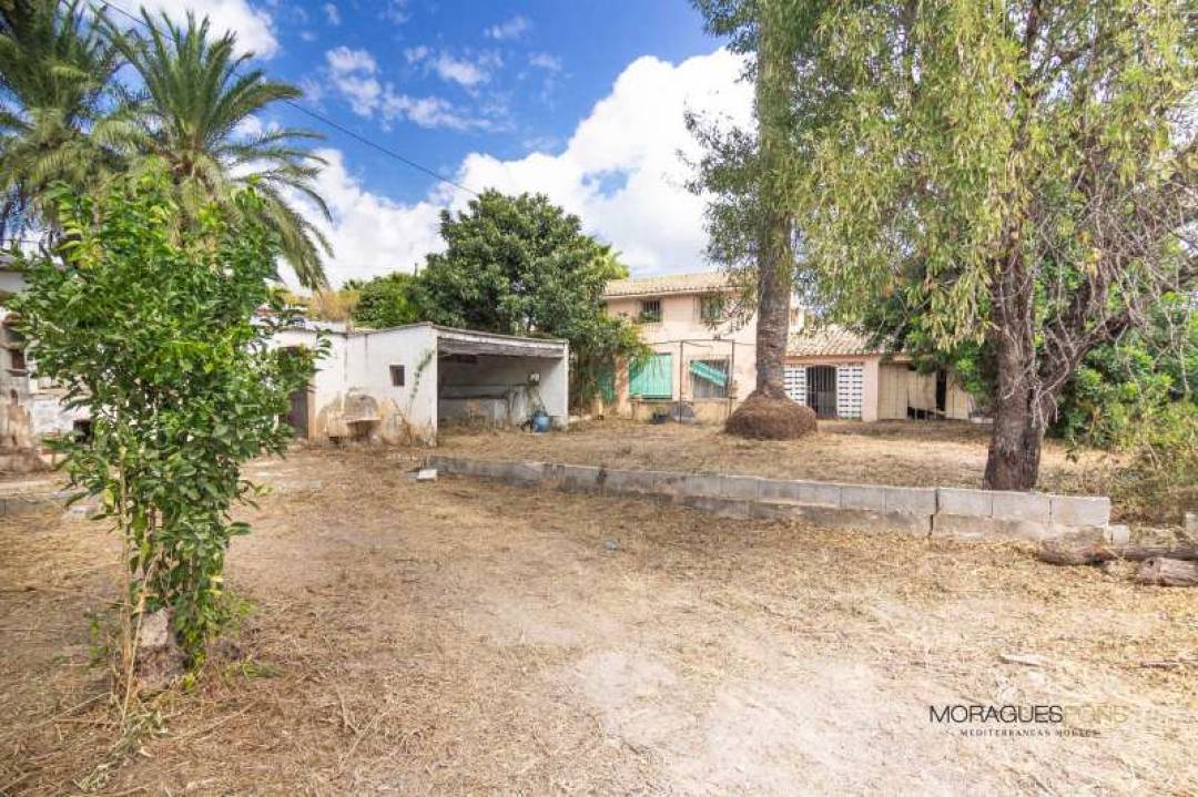 Country house in need of renovation in Jávea